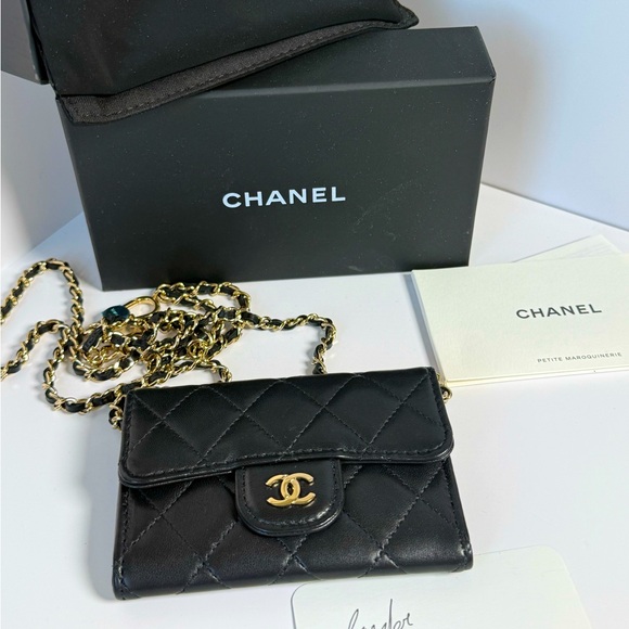 Rare vintage Chanel  belt bag - Picture 1 of 6